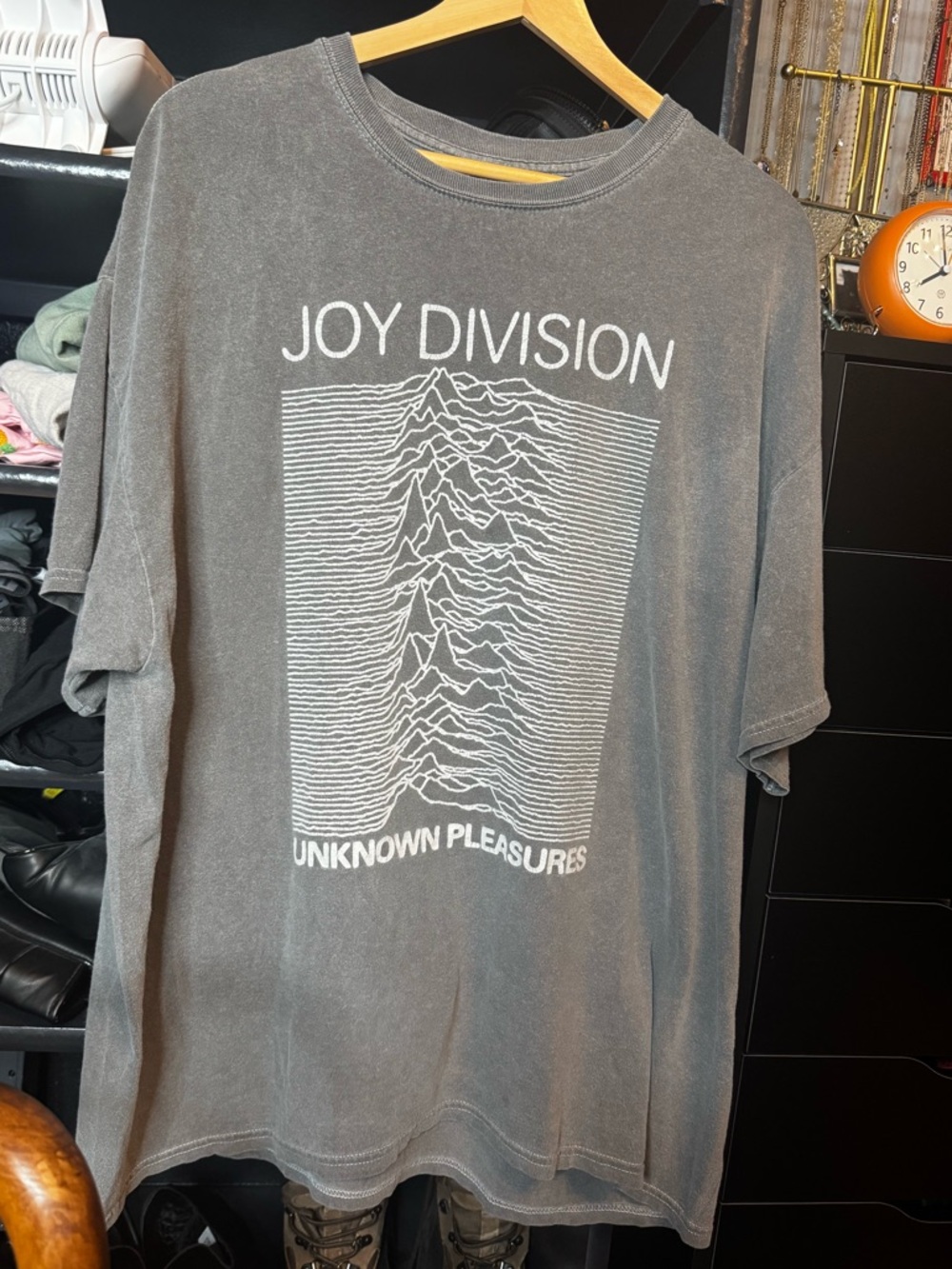 Joy Divison Vintage Tee - Men’s size L 🎧